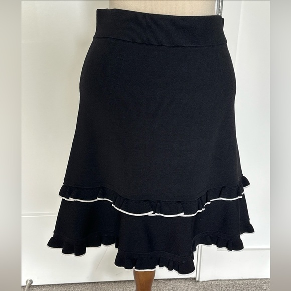 MICHAEL Michael Kors Black Ruffled Hem Mini Skirt Womens Size Small - Picture 5 of 12